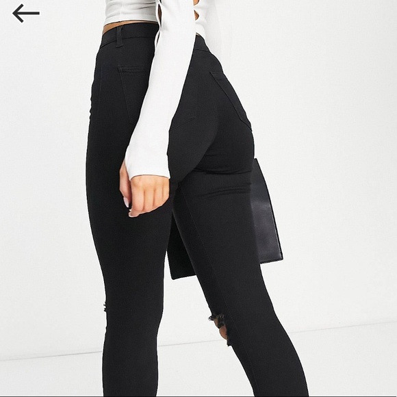SOLD Topshop black Joni jeans with ripped knee - Picture 3 of 3